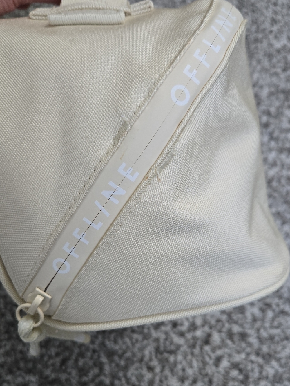Offline By Aerie Travel Case - Picture 2 of 8
